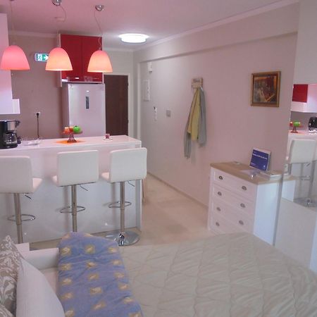 Modern Studio By The Sea Loutra Edipsou  ภายนอก รูปภาพ